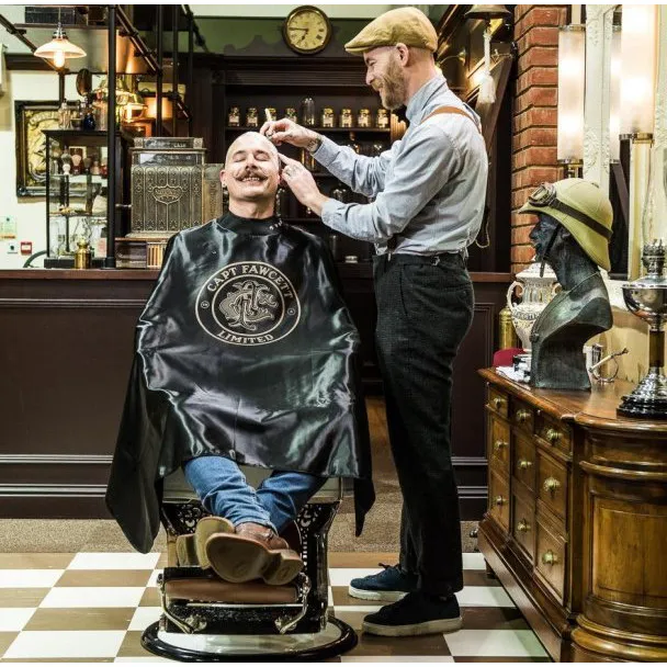 Luxuriöser Friseurregenmantel Captain Fawcett - Bild 1